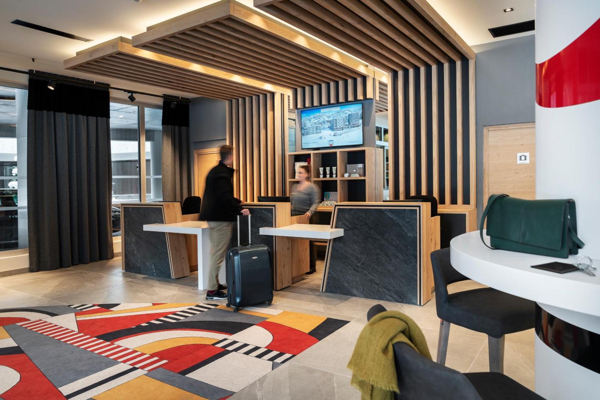 Mgm Hotels & Residences - Hotel Alhena Флен Екстериор снимка